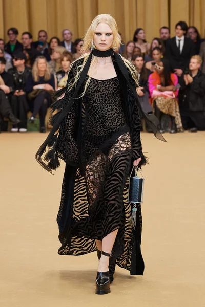 Look 37